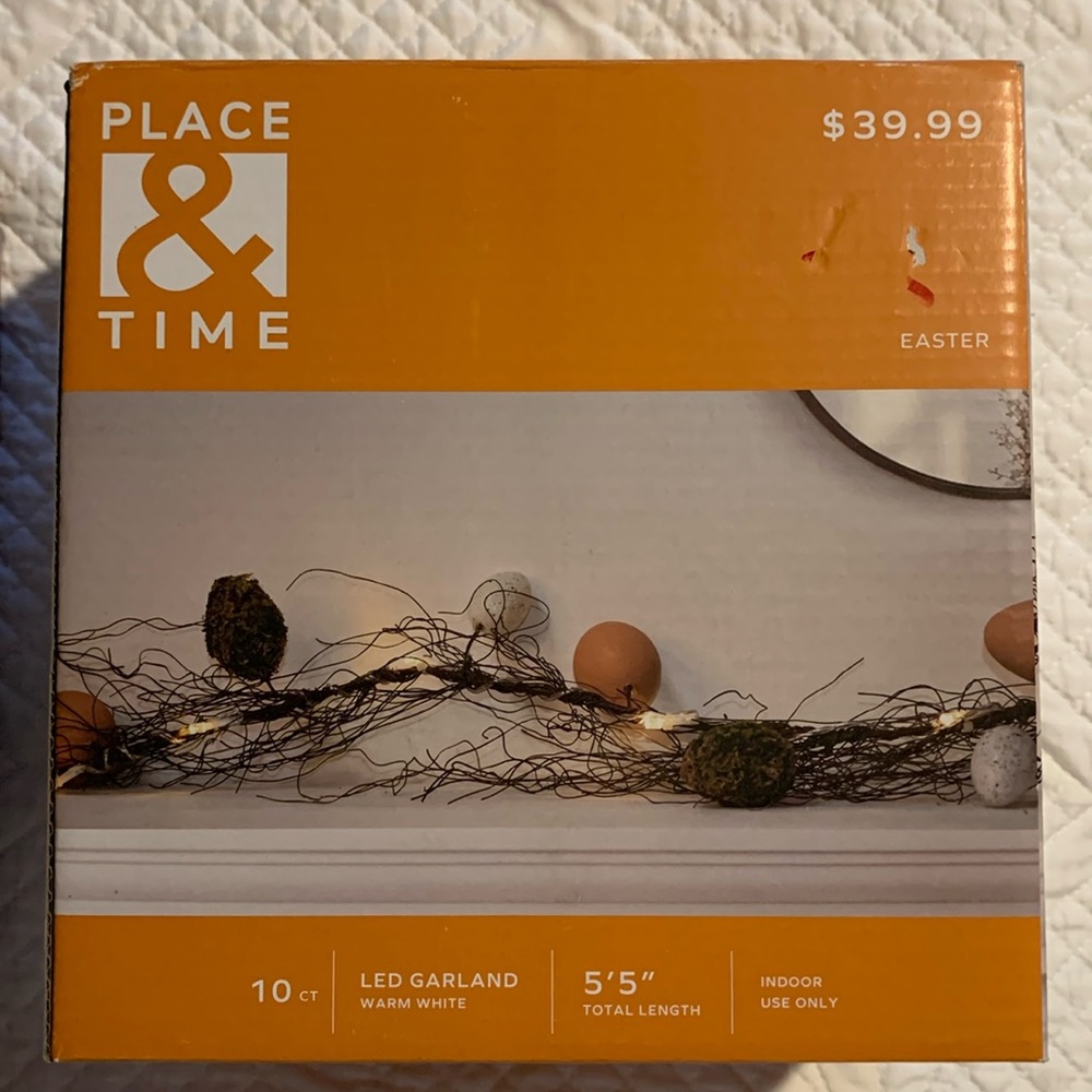 Place & Time LED Easter garland